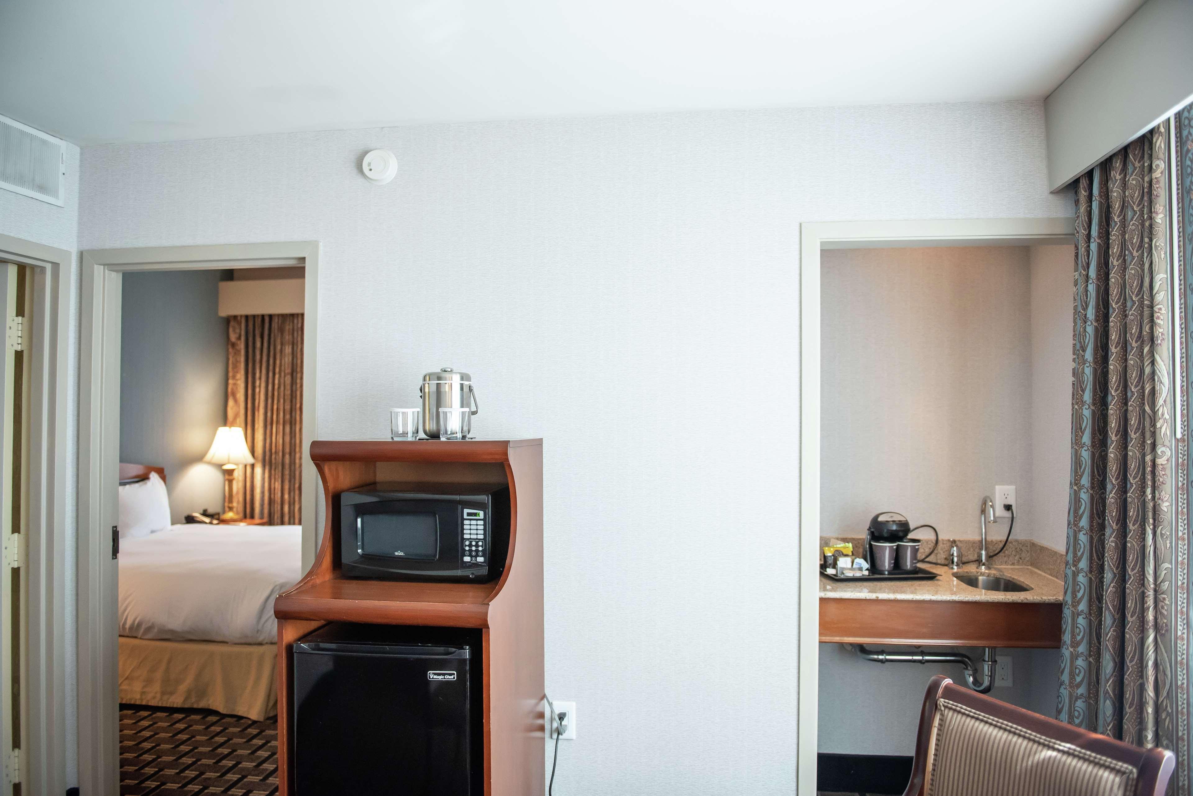Inn At The Colonnade Baltimore - A Doubletree By Hilton Hotel Екстериор снимка
