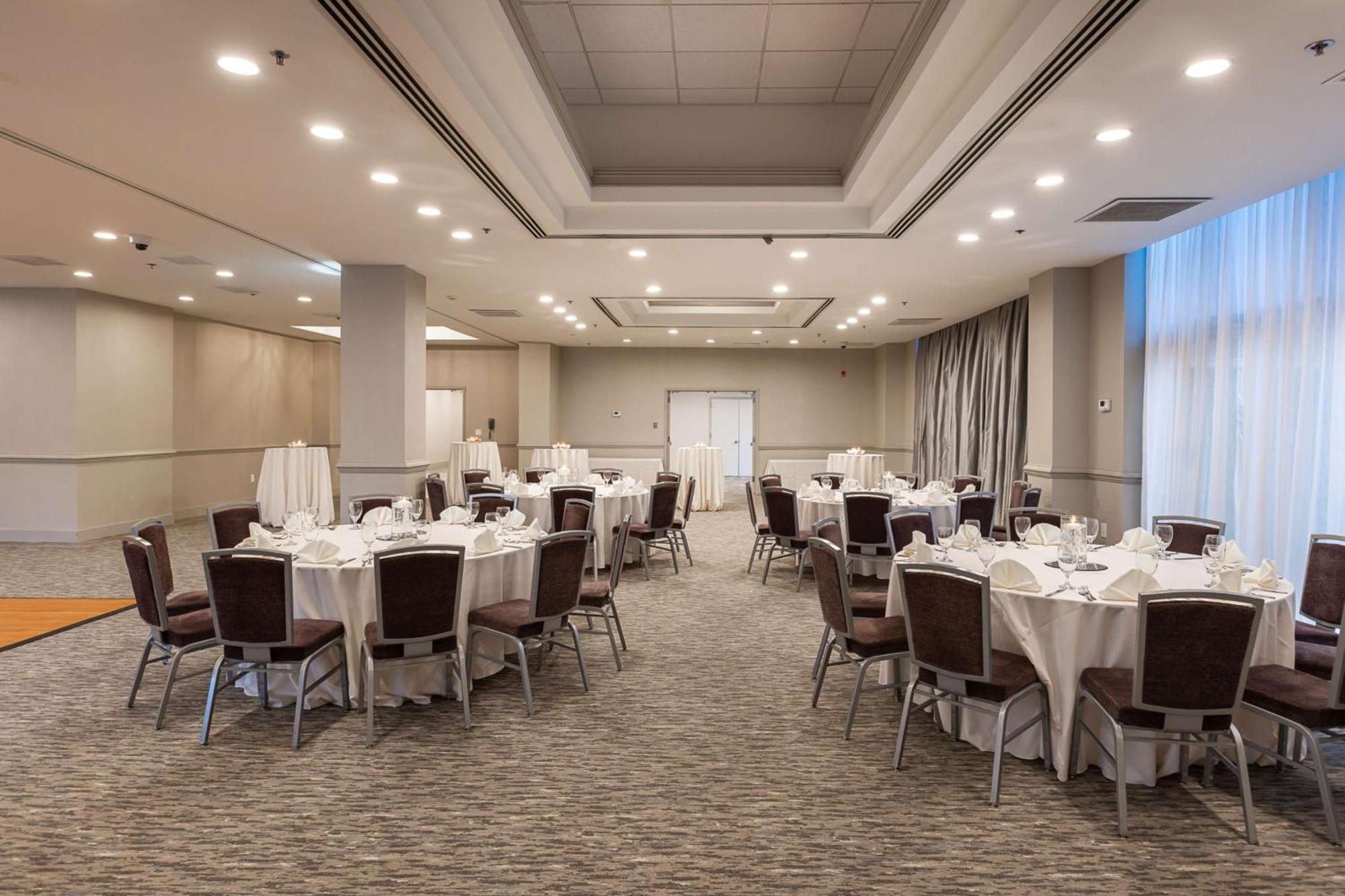 Inn At The Colonnade Baltimore - A Doubletree By Hilton Hotel Екстериор снимка